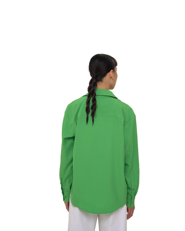 Back view of female model in Vault Urban green Stay Fresh shirt – sustainable wrinkle-resistant shirt