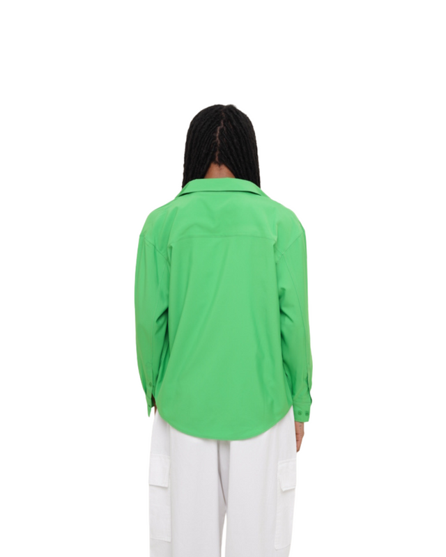 Back view of male model in Vault Urban green Stay Fresh shirt – sustainable wrinkle-resistant shirt